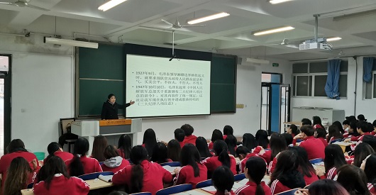 1222【工管之声】工商管理系第十六期党校高级班——红梅花儿开.jpg